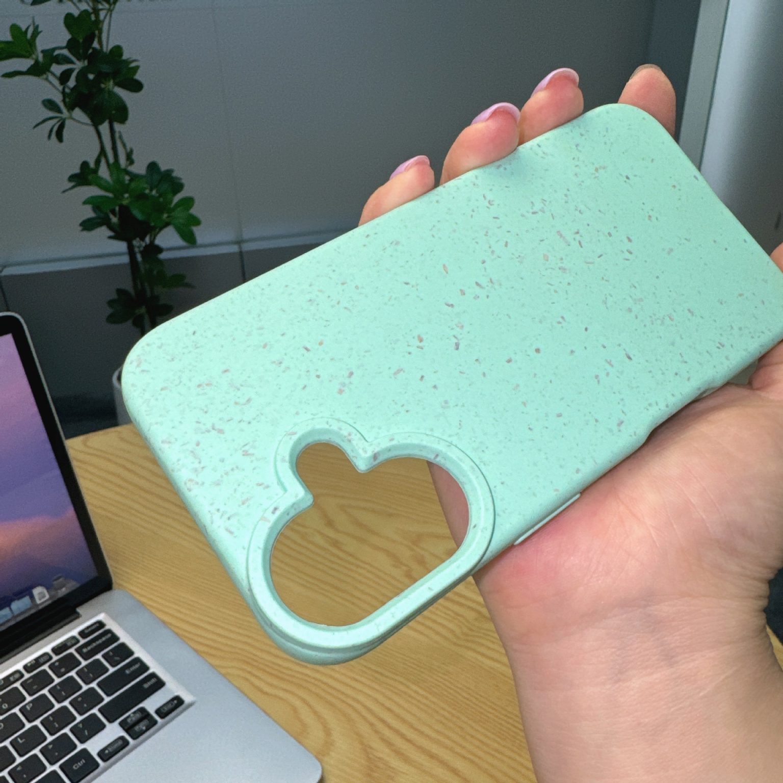 11 Best Eco-Friendly Phone Cases from Sustainable Materials